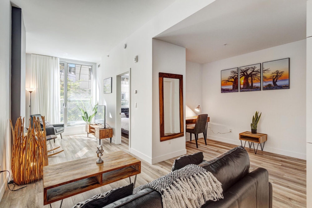Serviced 1 Bedroom Apartment in Montreal | Stanbrooke Building Main Image
