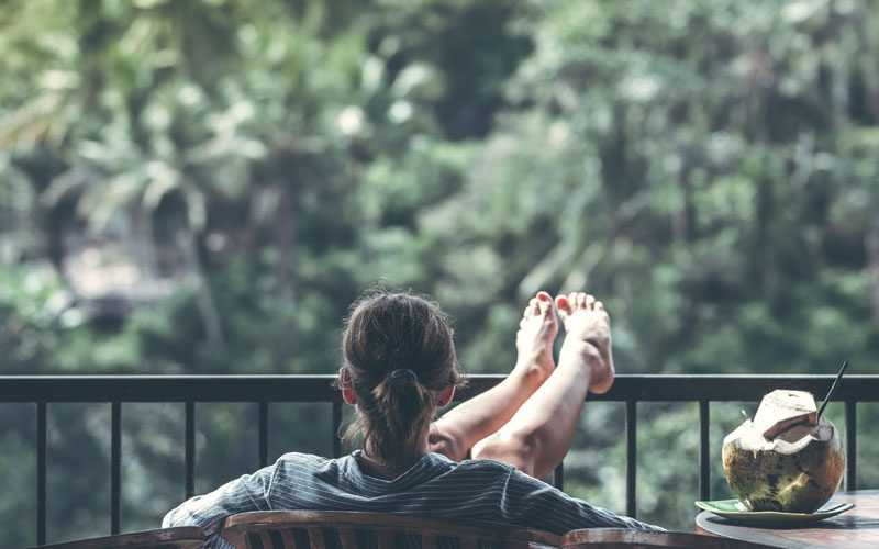 How to Cozy Up Your Balcony This Summer de3055b2