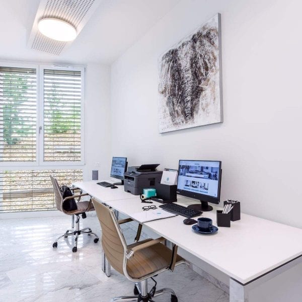 Working place for productivity while traveling