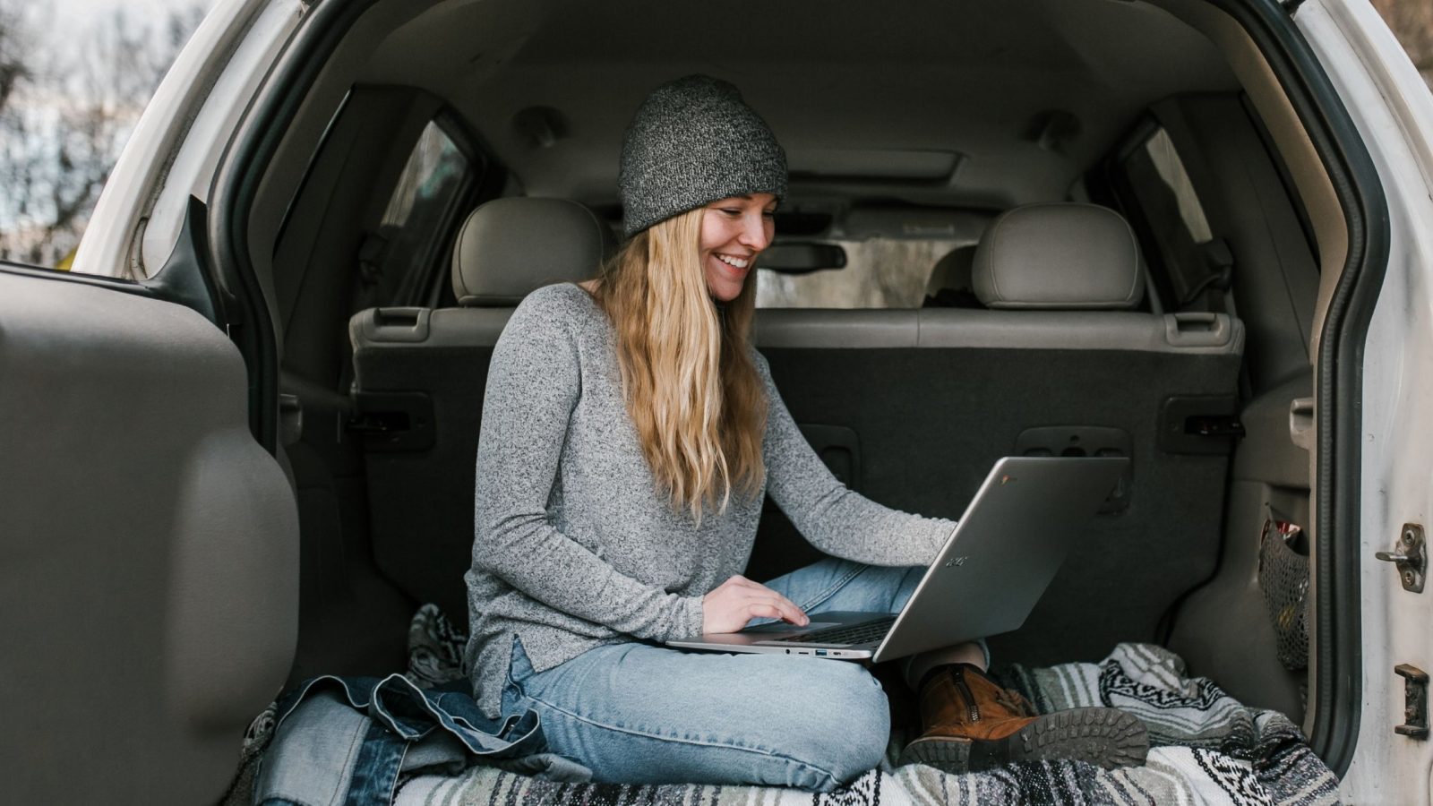 Digital Nomad Working